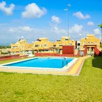 Bungalow in Spain, Comunitat Valenciana, Alicante, 68 sq.m.