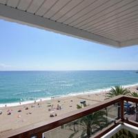 Flat at the first line of the sea / lake in Spain, Catalunya, Girona, 178 sq.m.