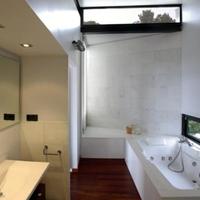 Дом на первой линии моря/озера в Испании, Каталония, Жирона, 400 кв.м.