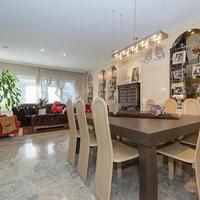 Квартира в пригороде в Испании, Каталония, Барселона, 200 кв.м.