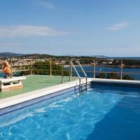 Apartment at the first line of the sea / lake in Spain, Catalunya, Girona, 130 sq.m.