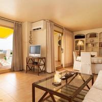 Apartment at the first line of the sea / lake in Spain, Catalunya, Girona, 130 sq.m.