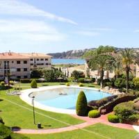 Apartment at the first line of the sea / lake in Spain, Catalunya, Girona, 120 sq.m.
