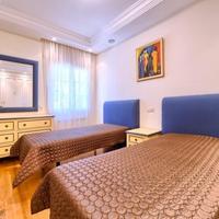 Вилла на второй линии моря/озера в Испании, Андалусия, 346 кв.м.