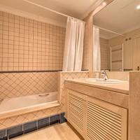 Вилла на второй линии моря/озера в Испании, Андалусия, 346 кв.м.