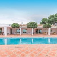 Вилла на первой линии моря/озера в Испании, Андалусия, 700 кв.м.