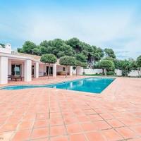 Вилла на первой линии моря/озера в Испании, Андалусия, 700 кв.м.