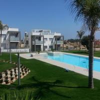 Bungalow in Spain, Comunitat Valenciana, Alicante, 80 sq.m.