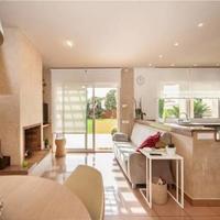 Вилла в центре города в Испании, Каталония, Багур, 463 кв.м.