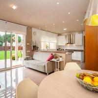 Вилла в центре города в Испании, Каталония, Багур, 463 кв.м.