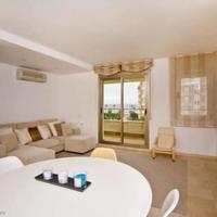 Пентхаус на второй линии моря/озера в Испании, Каталония, Багур, 133 кв.м.