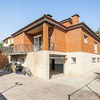 House in the city center in Spain, Catalunya, Begur, 405 sq.m.