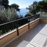 House at the first line of the sea / lake in Spain, Catalunya, Girona, 500 sq.m.