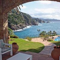 Villa in Spain, Catalunya, Girona, 537 sq.m.