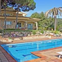 Villa in Spain, Catalunya, Girona, 537 sq.m.