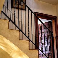 Дом в центре города в Испании, Каталония, Багур, 1000 кв.м.