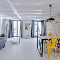 Flat in the city center in Spain, Catalunya, Barcelona, 92 sq.m.