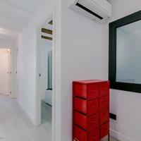 Flat in the city center in Spain, Catalunya, Barcelona, 92 sq.m.