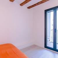 Flat in the city center in Spain, Catalunya, Barcelona, 92 sq.m.