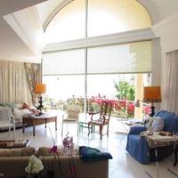 House at the first line of the sea / lake in Spain, Catalunya, Girona, 600 sq.m.