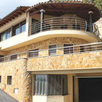 Дом на первой линии моря/озера в Испании, Каталония, Жирона, 190 кв.м.