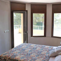 Дом на первой линии моря/озера в Испании, Каталония, Жирона, 190 кв.м.