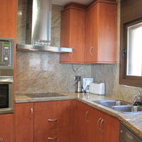 Дом на первой линии моря/озера в Испании, Каталония, Жирона, 190 кв.м.