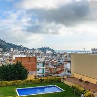 Таунхаус в центре города в Испании, Каталония, Жирона, 240 кв.м.