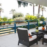 Квартира на первой линии моря/озера в Испании, Каталония, Багур, 150 кв.м.