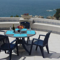 Дом на первой линии моря/озера в Испании, Каталония, Жирона, 420 кв.м.