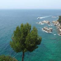 Дом на первой линии моря/озера в Испании, Каталония, Жирона, 420 кв.м.