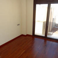 Flat at the first line of the sea / lake in Spain, Catalunya, Girona, 140 sq.m.