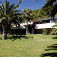 Дом на первой линии моря/озера в Испании, Каталония, Жирона, 700 кв.м.