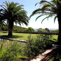 Дом на первой линии моря/озера в Испании, Каталония, Жирона, 700 кв.м.