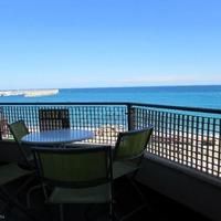 Квартира на первой линии моря/озера в Испании, Каталония, Жирона, 100 кв.м.