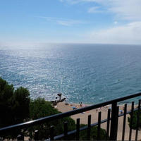 Квартира на первой линии моря/озера в Испании, Каталония, Жирона, 70 кв.м.