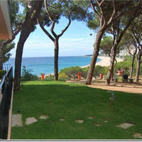 Квартира на первой линии моря/озера в Испании, Каталония, Жирона, 70 кв.м.