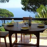 Apartment at the first line of the sea / lake in Spain, Catalunya, Girona, 80 sq.m.