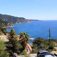 Apartment at the first line of the sea / lake in Spain, Catalunya, Girona, 80 sq.m.