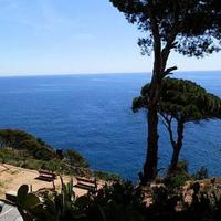 Apartment at the first line of the sea / lake in Spain, Catalunya, Girona, 80 sq.m.