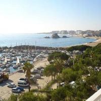 Flat at the first line of the sea / lake in Spain, Catalunya, Girona, 100 sq.m.